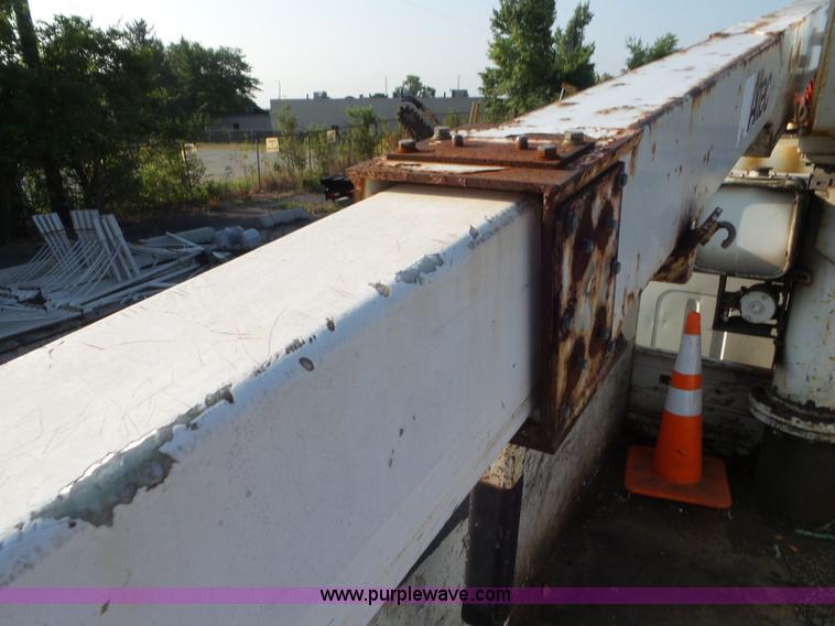 image for item L6885 2002 International 4700 bucket truck