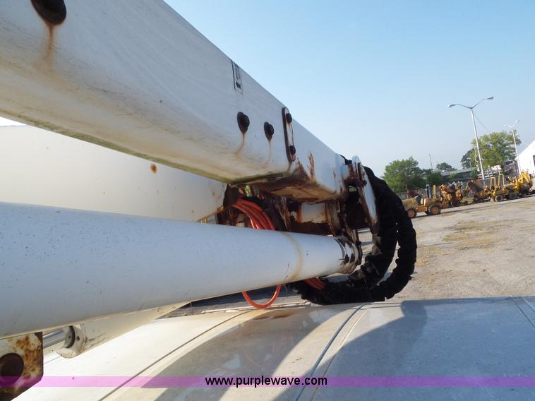 image for item L6885 2002 International 4700 bucket truck