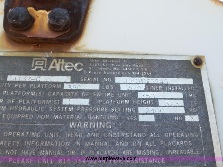 image for item L6885 2002 International 4700 bucket truck