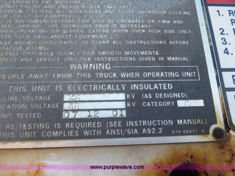 image for item L6885 2002 International 4700 bucket truck