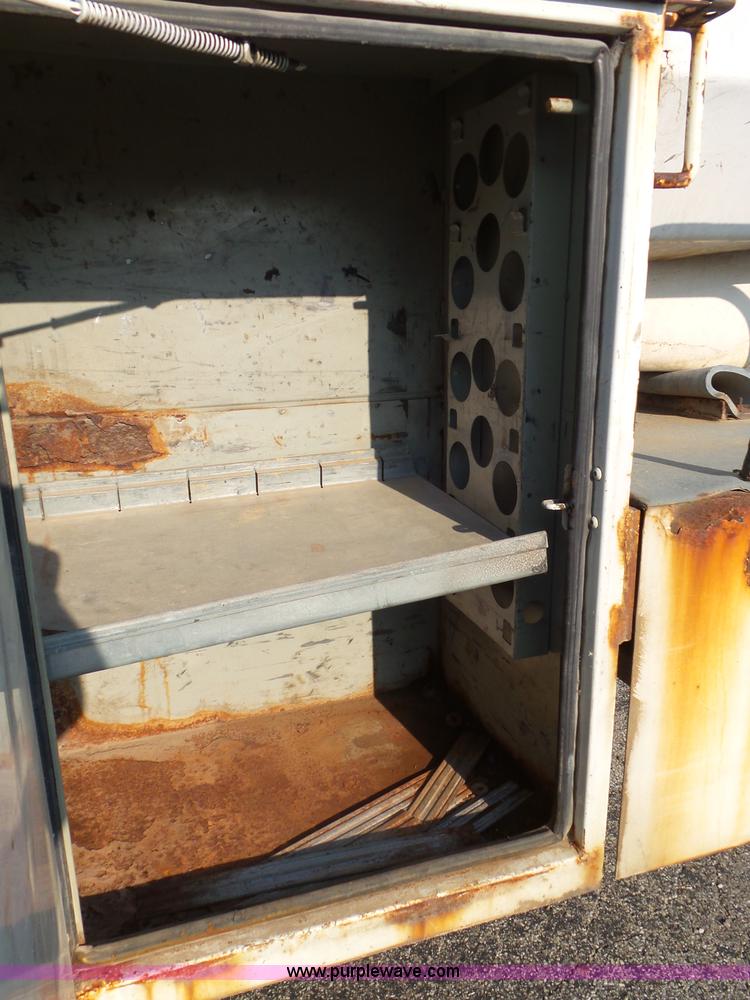 image for item L6885 2002 International 4700 bucket truck