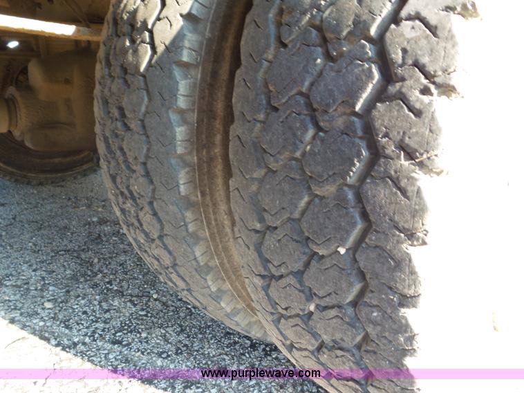 image for item L6885 2002 International 4700 bucket truck