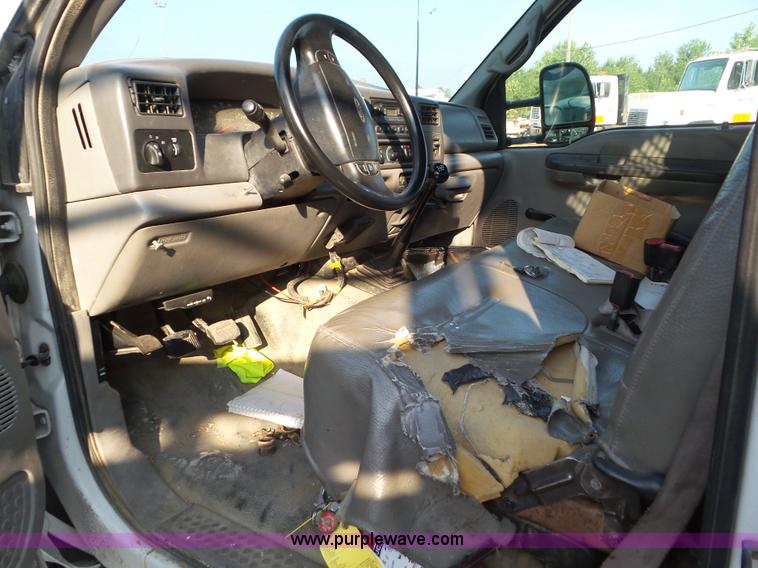 image for item L6887 2000 Ford F550 Super Duty flatbed truck