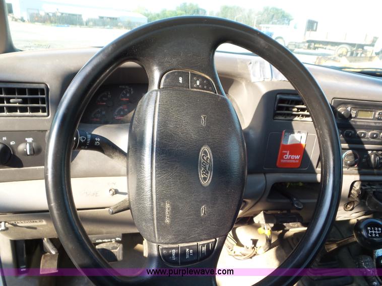 image for item L6887 2000 Ford F550 Super Duty flatbed truck