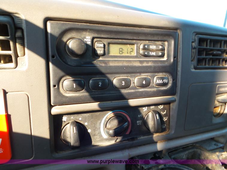 image for item L6887 2000 Ford F550 Super Duty flatbed truck