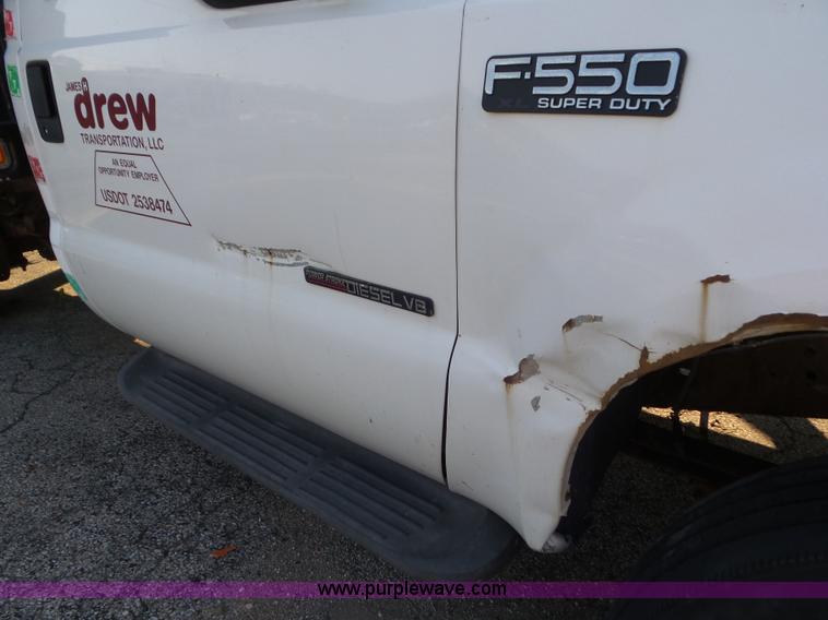 image for item L6887 2000 Ford F550 Super Duty flatbed truck