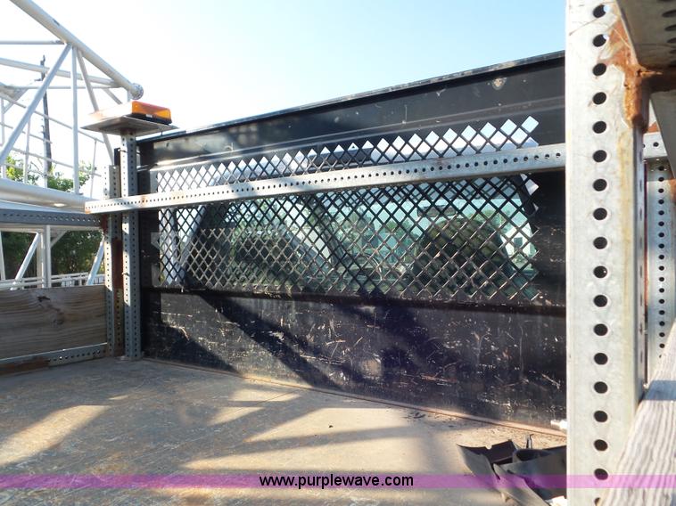 image for item L6887 2000 Ford F550 Super Duty flatbed truck