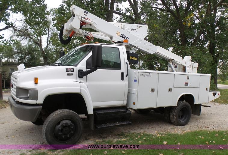 image for item L7092 2009 GMC C5500 bucket truck