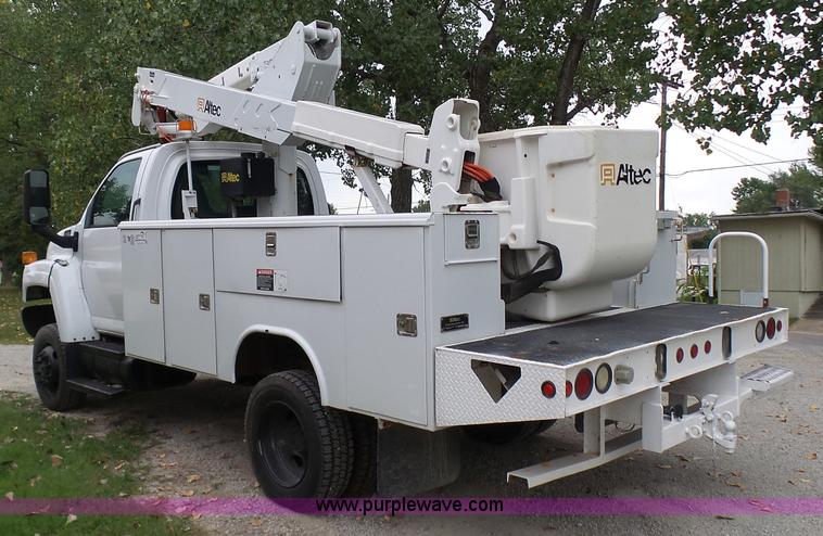 image for item L7092 2009 GMC C5500 bucket truck