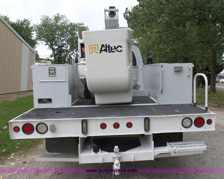 image for item L7092 2009 GMC C5500 bucket truck