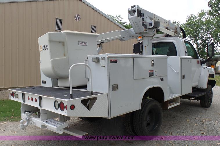 image for item L7092 2009 GMC C5500 bucket truck