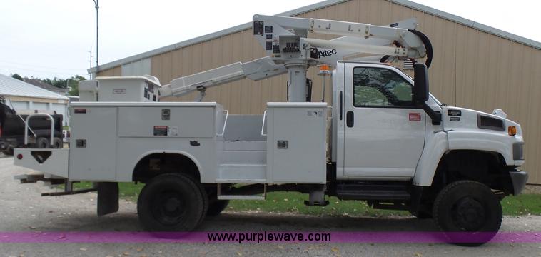 image for item L7092 2009 GMC C5500 bucket truck