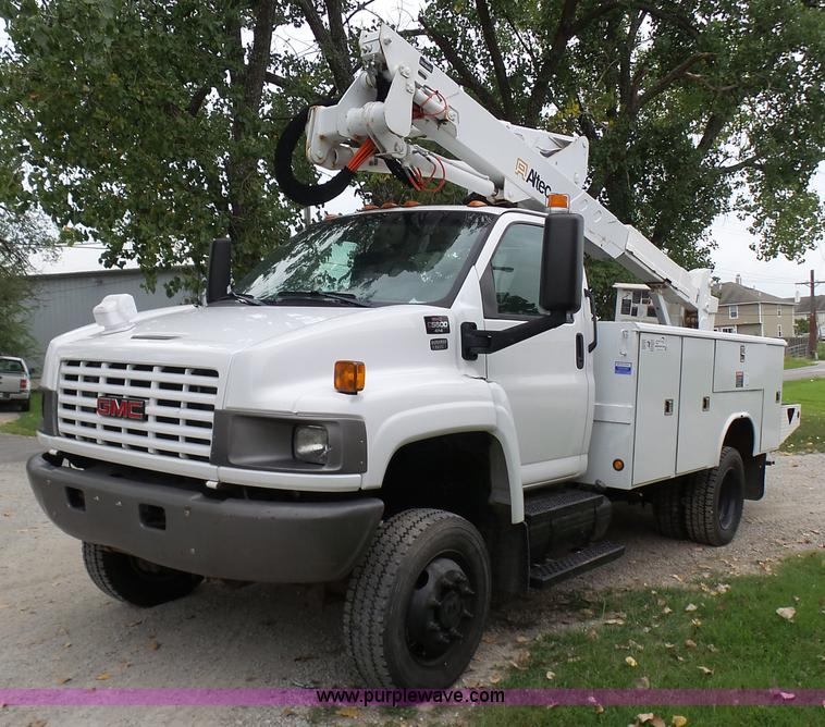 image for item L7092 2009 GMC C5500 bucket truck