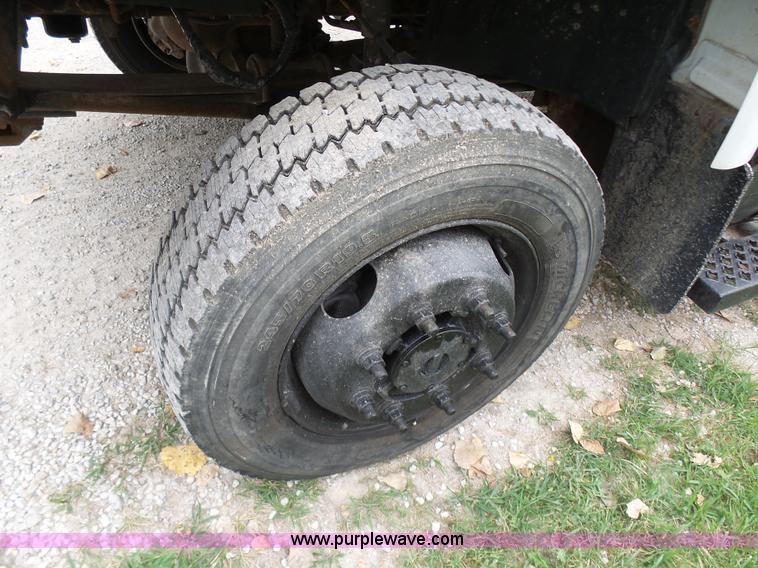 image for item L7092 2009 GMC C5500 bucket truck