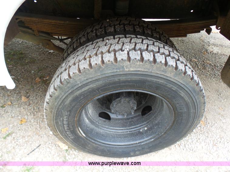 image for item L7092 2009 GMC C5500 bucket truck