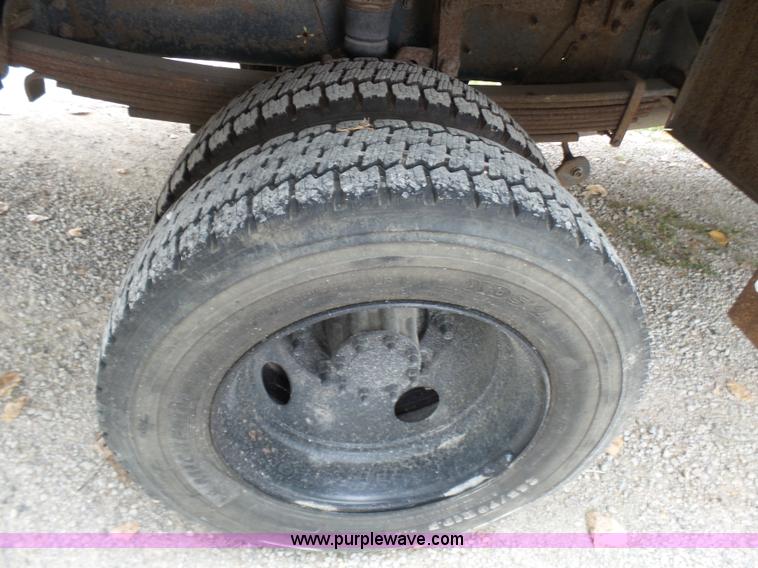 image for item L7092 2009 GMC C5500 bucket truck