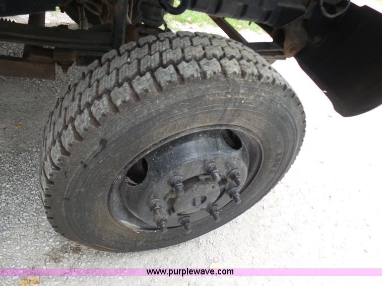 image for item L7092 2009 GMC C5500 bucket truck