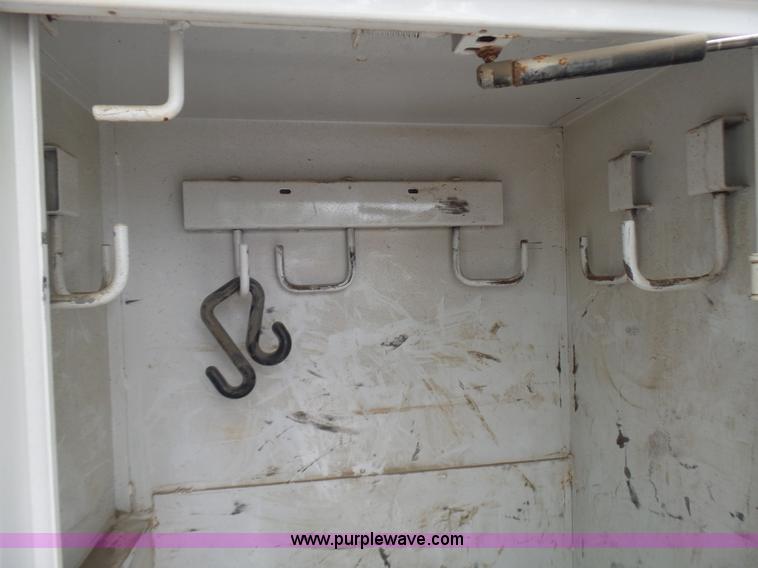 image for item L7092 2009 GMC C5500 bucket truck