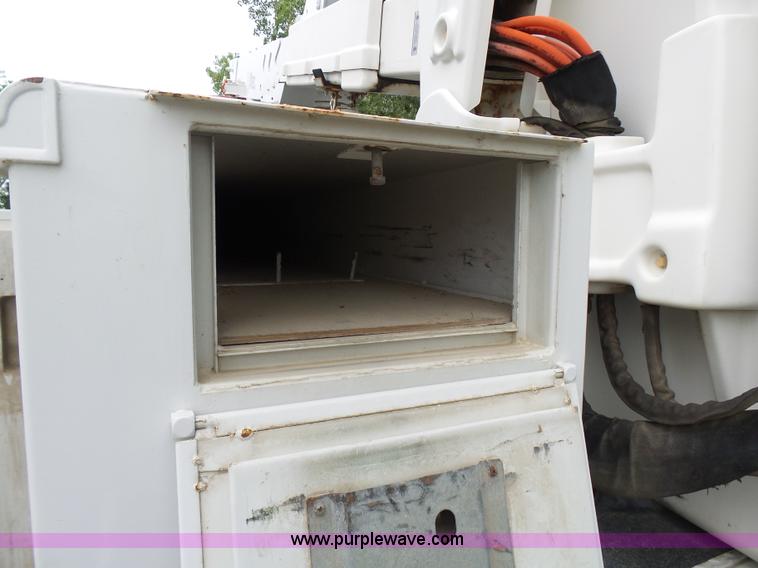 image for item L7092 2009 GMC C5500 bucket truck