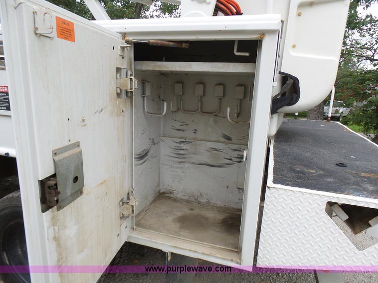 image for item L7092 2009 GMC C5500 bucket truck