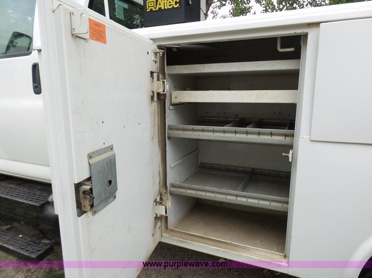 image for item L7092 2009 GMC C5500 bucket truck