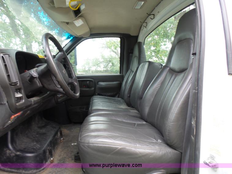 image for item L7092 2009 GMC C5500 bucket truck