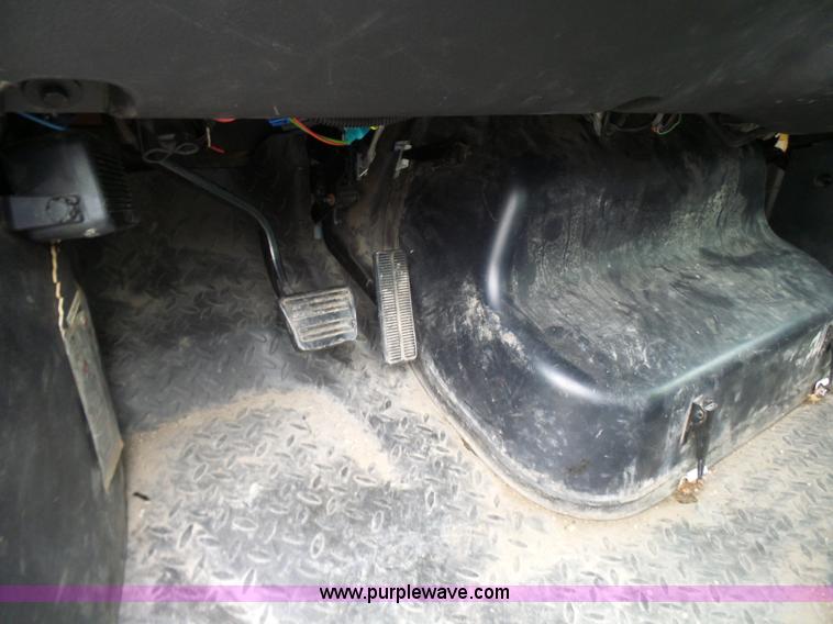 image for item L7092 2009 GMC C5500 bucket truck