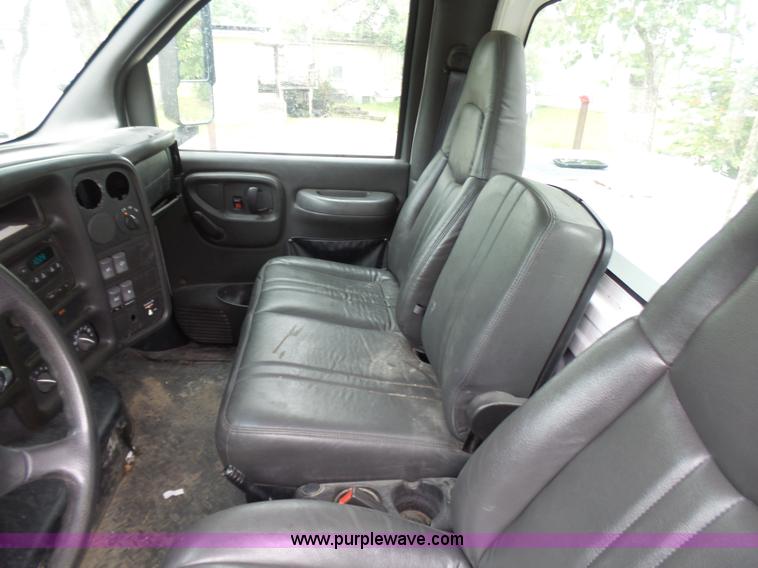 image for item L7092 2009 GMC C5500 bucket truck