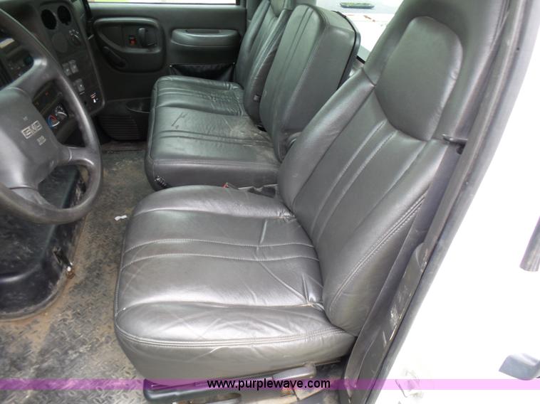 image for item L7092 2009 GMC C5500 bucket truck