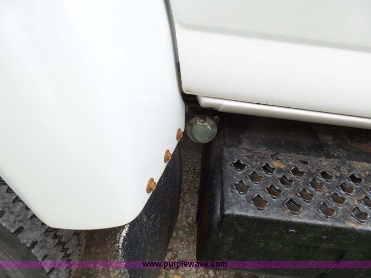 image for item L7092 2009 GMC C5500 bucket truck