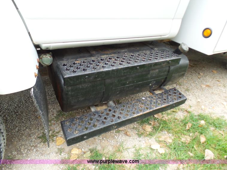 image for item L7092 2009 GMC C5500 bucket truck