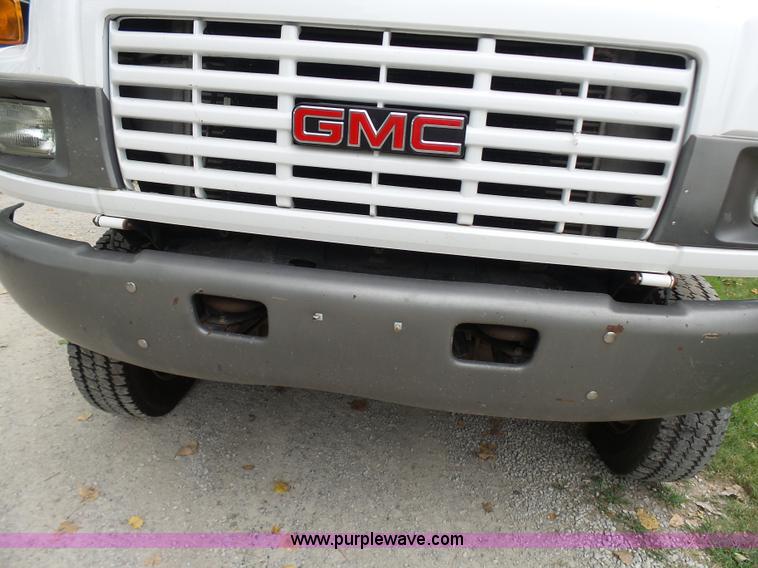 image for item L7092 2009 GMC C5500 bucket truck