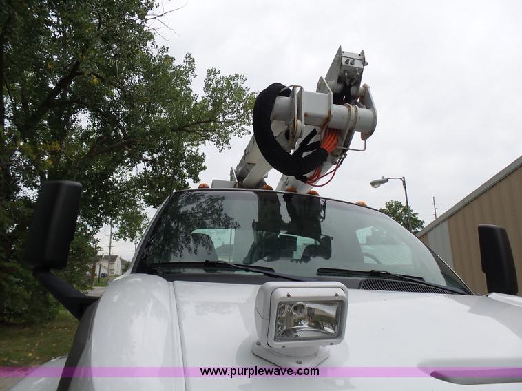 image for item L7092 2009 GMC C5500 bucket truck