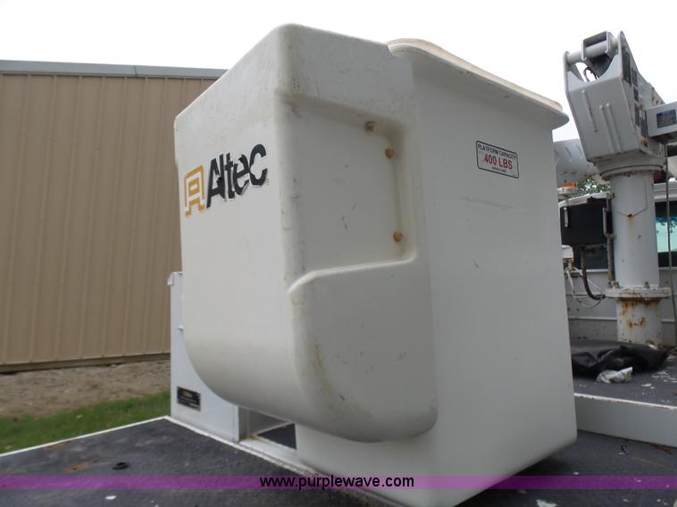 image for item L7092 2009 GMC C5500 bucket truck