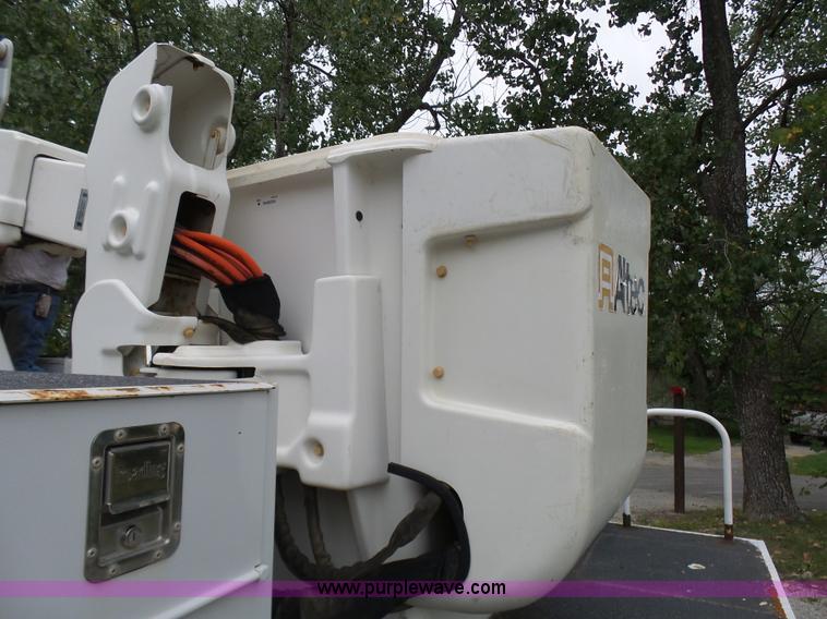 image for item L7092 2009 GMC C5500 bucket truck