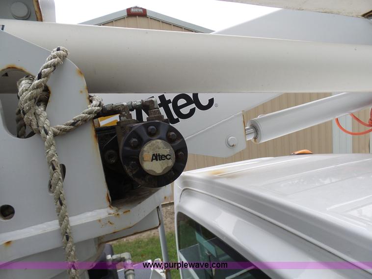 image for item L7092 2009 GMC C5500 bucket truck