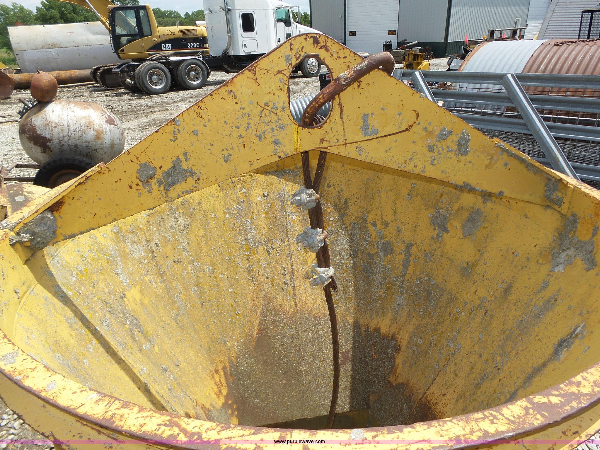 Garbro 433 concrete bucket in Red Oak, IA Item K8450 sold Purple Wave