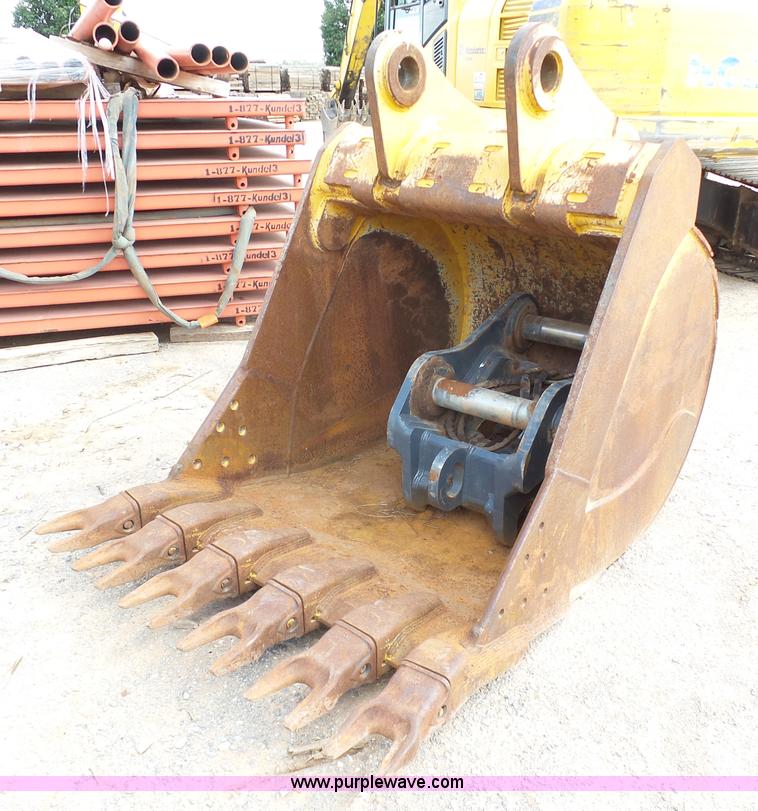 2013 John Deere excavator bucket in Hinton, OK Item AP9364 sold
