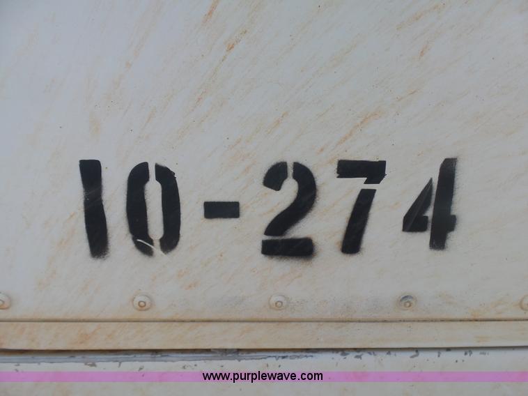 image for item K7007 1995 International 9200 tank truck