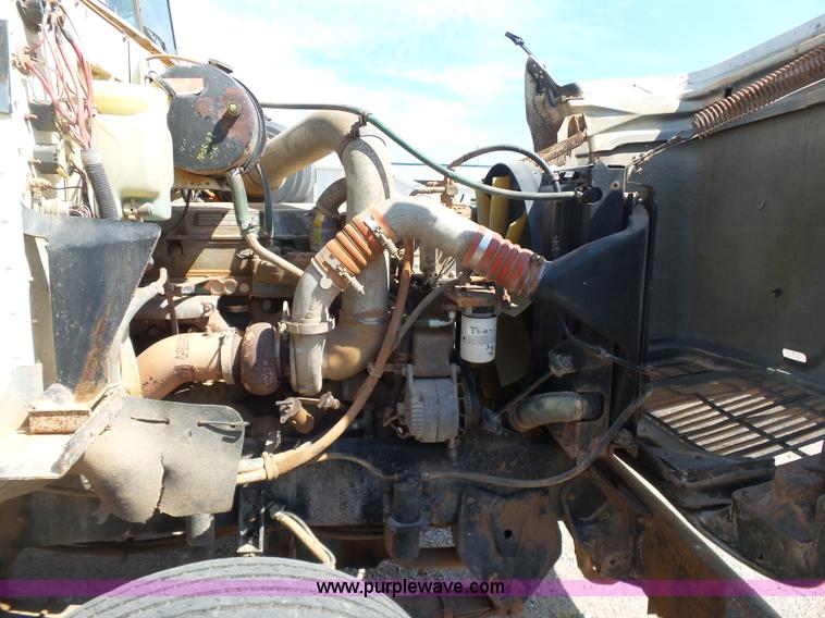 image for item K7007 1995 International 9200 tank truck
