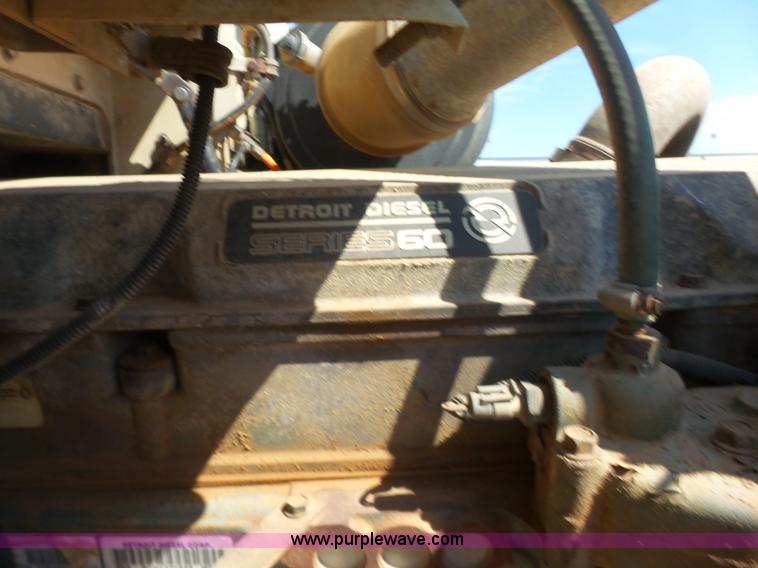 image for item K7007 1995 International 9200 tank truck