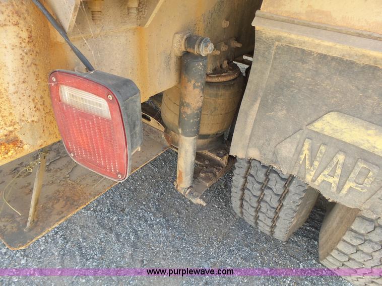 image for item K7007 1995 International 9200 tank truck