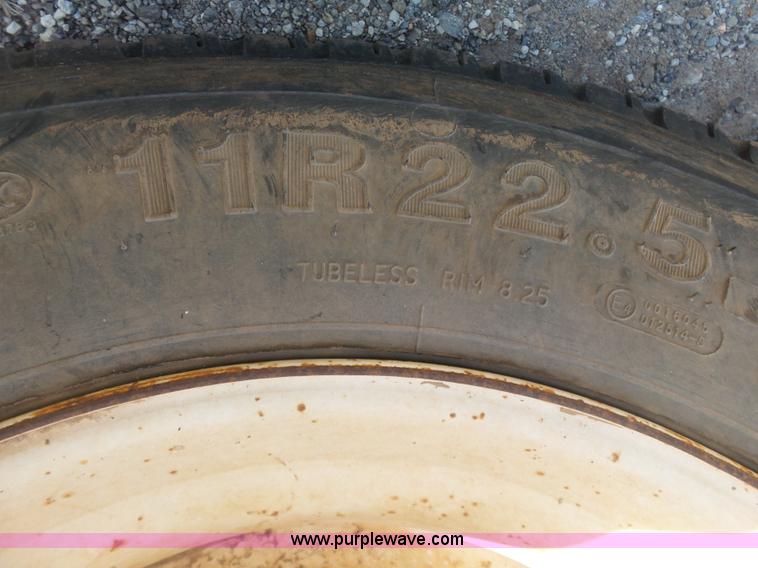 image for item K7007 1995 International 9200 tank truck