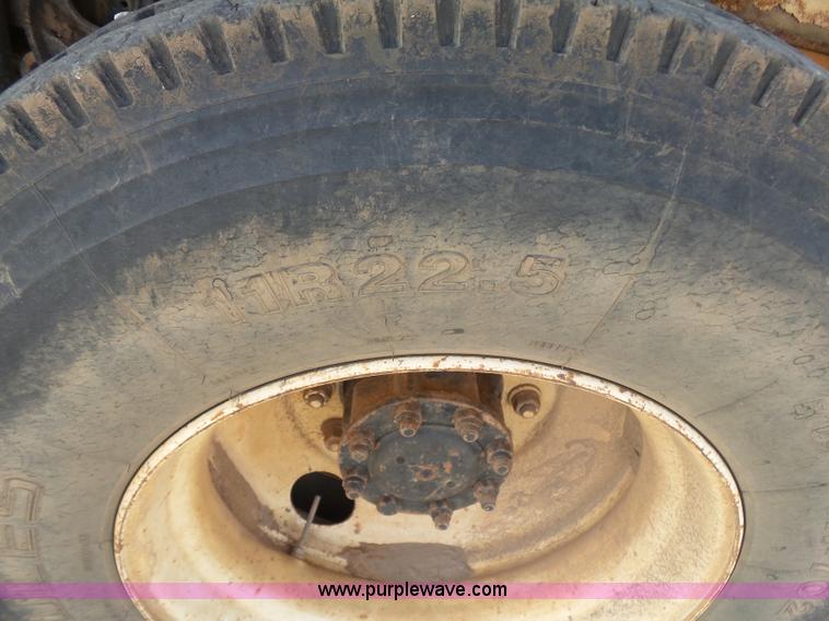 image for item K7007 1995 International 9200 tank truck