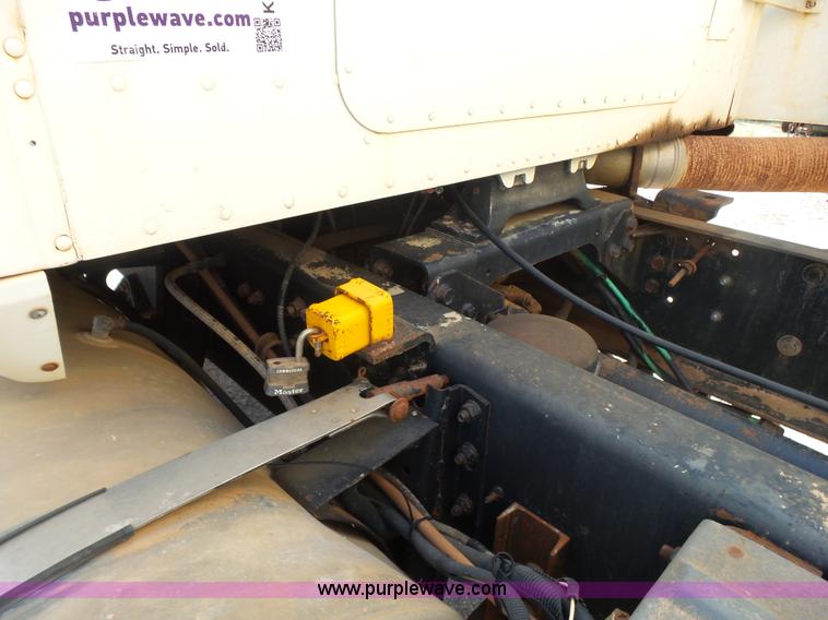 image for item K7007 1995 International 9200 tank truck