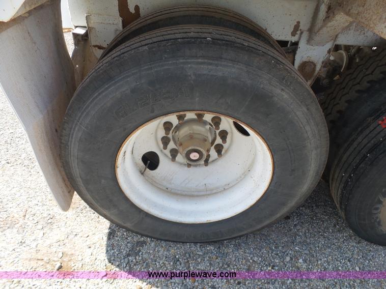 image for item K7008 2007 CPS bottom dump trailer