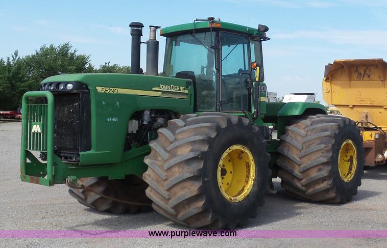 image for item K7011 2005 John Deere 9520 4WD tractor