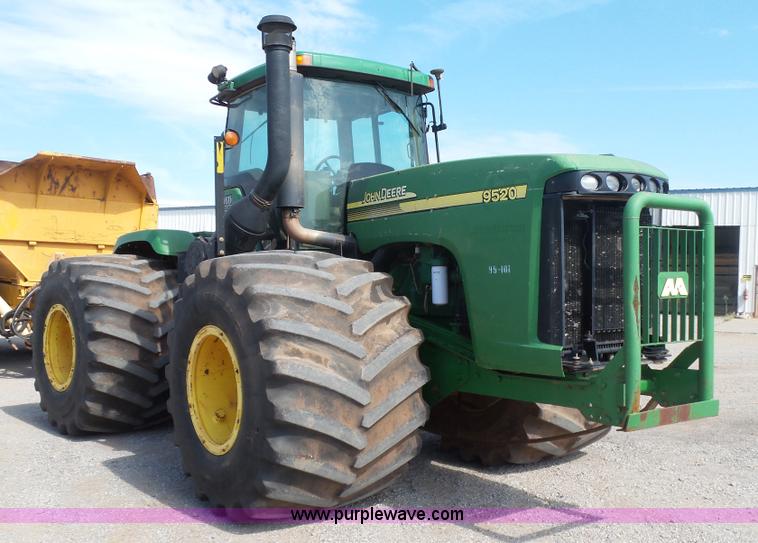 image for item K7011 2005 John Deere 9520 4WD tractor