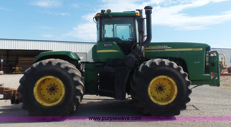 image for item K7011 2005 John Deere 9520 4WD tractor