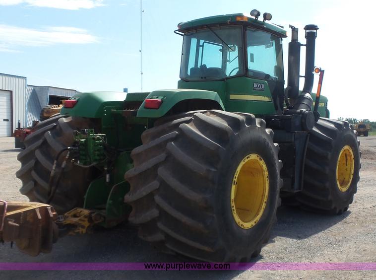 image for item K7011 2005 John Deere 9520 4WD tractor